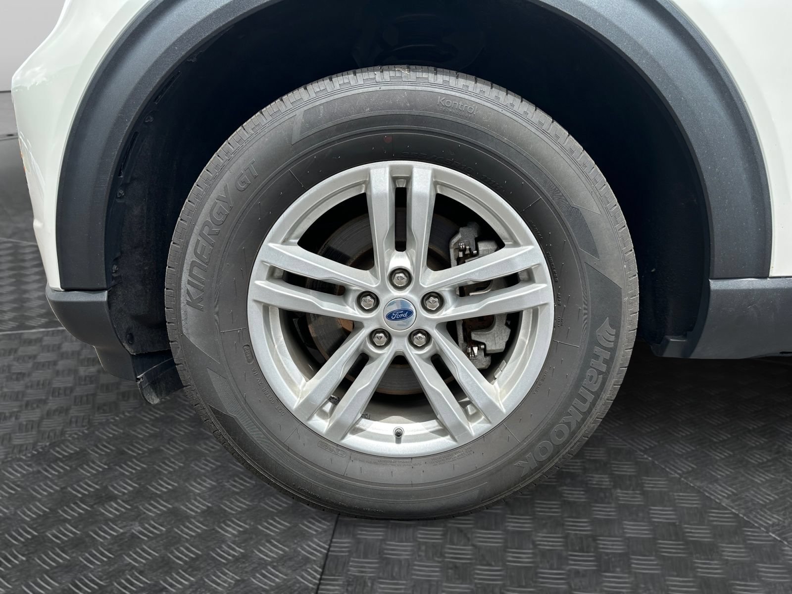 Used 2022 Ford Explorer XLT AWD/4WD image 14