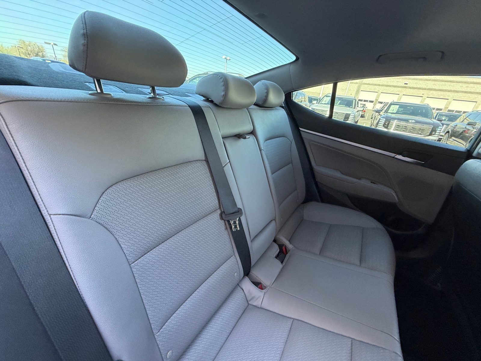 Used 2020 Hyundai Elantra Limited w/ Ultimate Package 03 FWD image 18