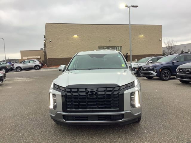 Used 2023 Hyundai Palisade SE image 2