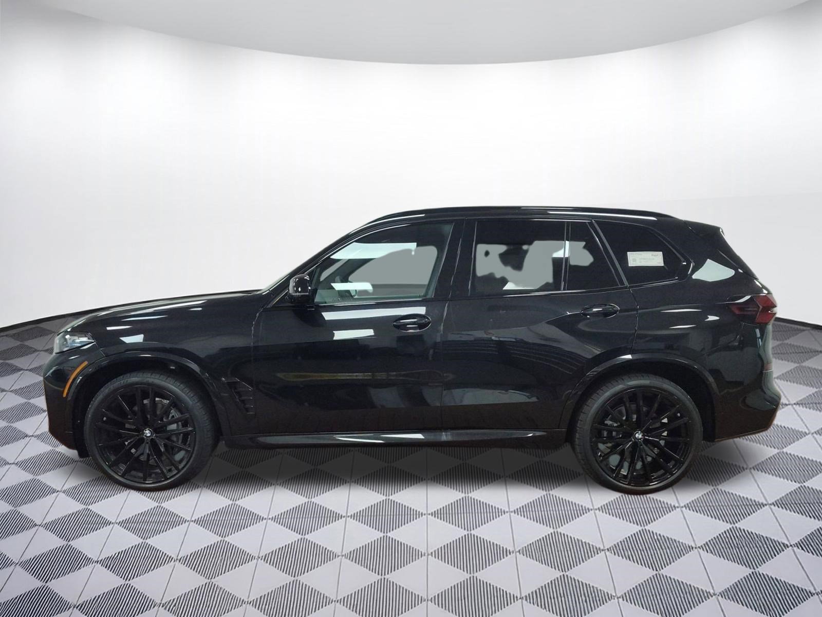 Used 2026 BMW X5 xDrive40i w/ M Sport Package image 2