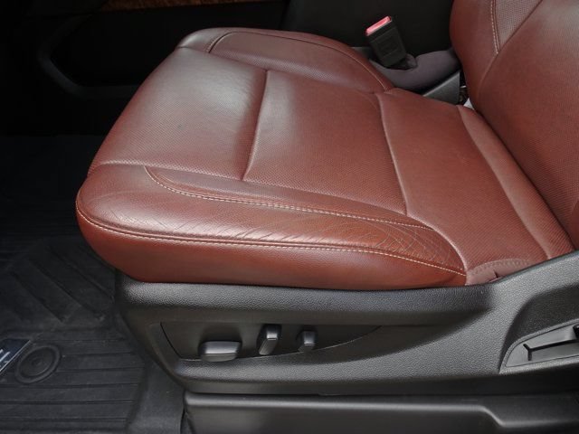 Used 2019 Chevrolet Suburban Premier w/ Premier Plus Edition AWD/4WD image 9