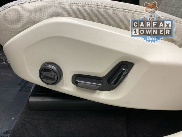 Used 2022 Volvo XC60 B5 Momentum image 24
