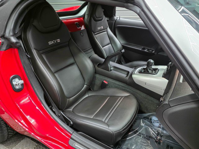 Used 2008 Saturn Sky Red Line RWD image 16