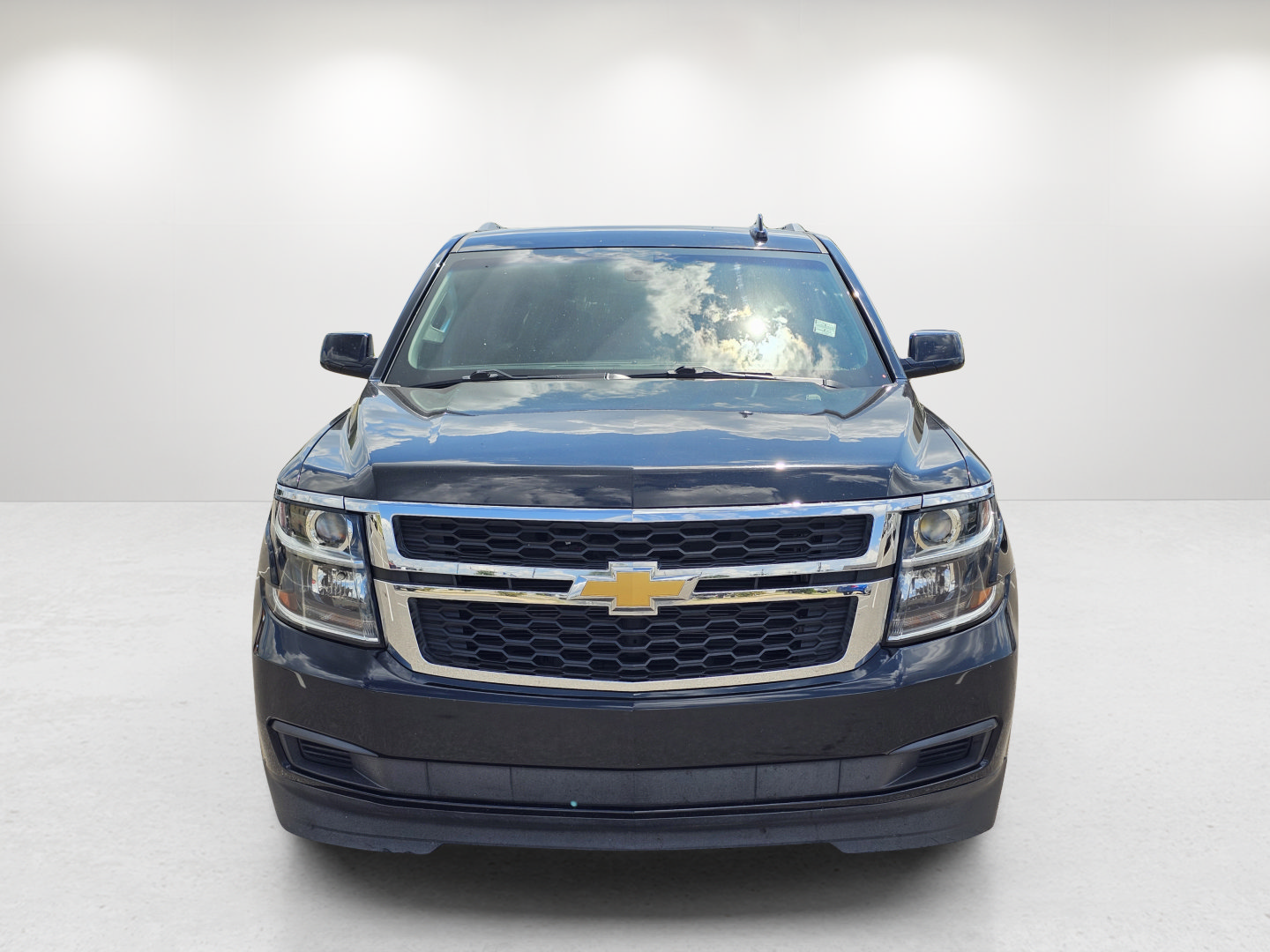 Used 2018 Chevrolet Tahoe LS RWD image 2