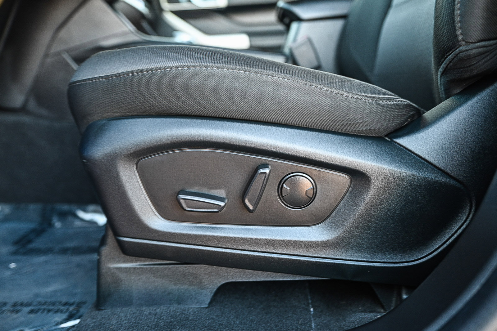 Used 2022 Ford Explorer XLT image 20