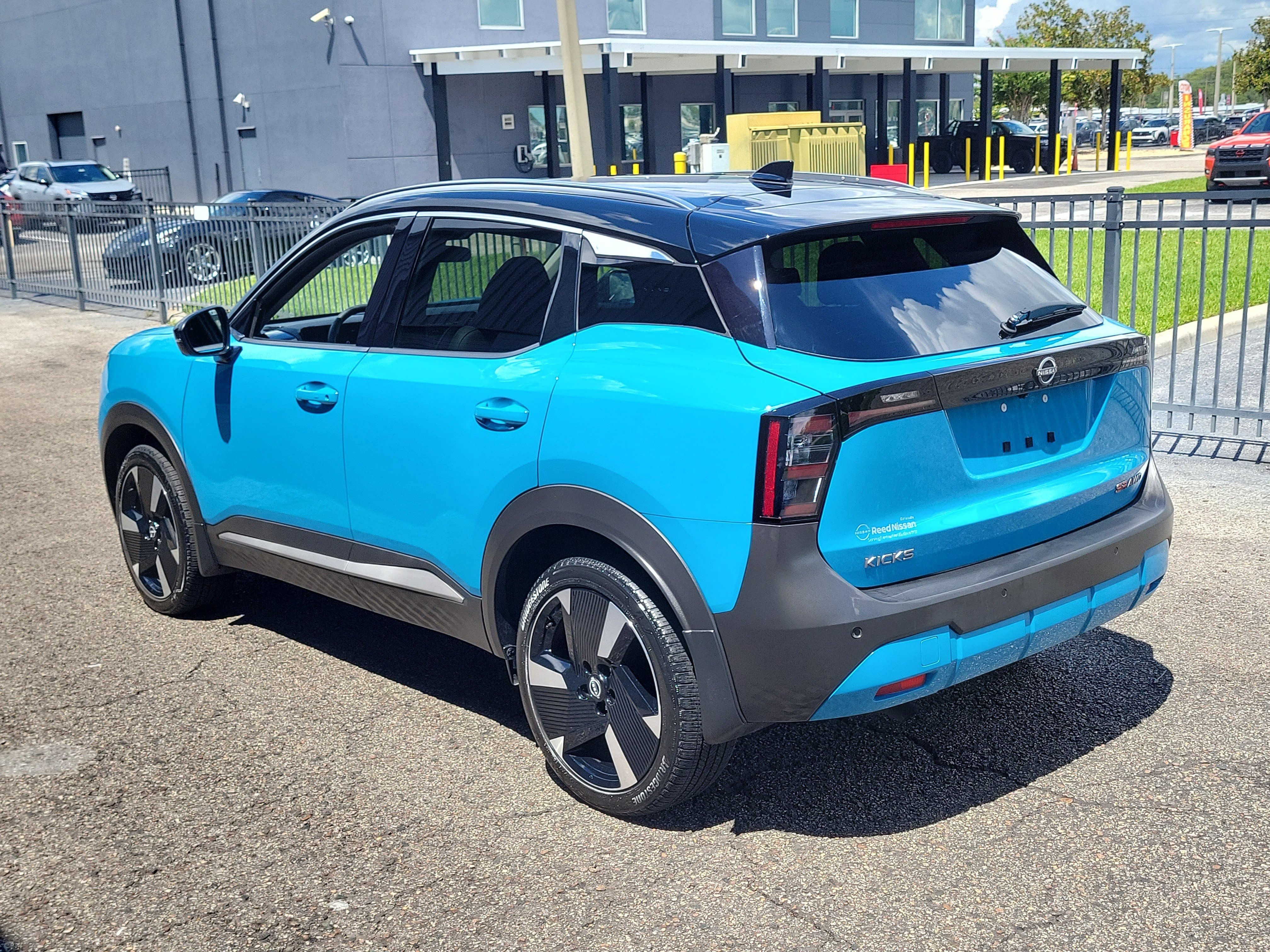 Certified 2025 Nissan Kicks SR AWD/4WD image 7