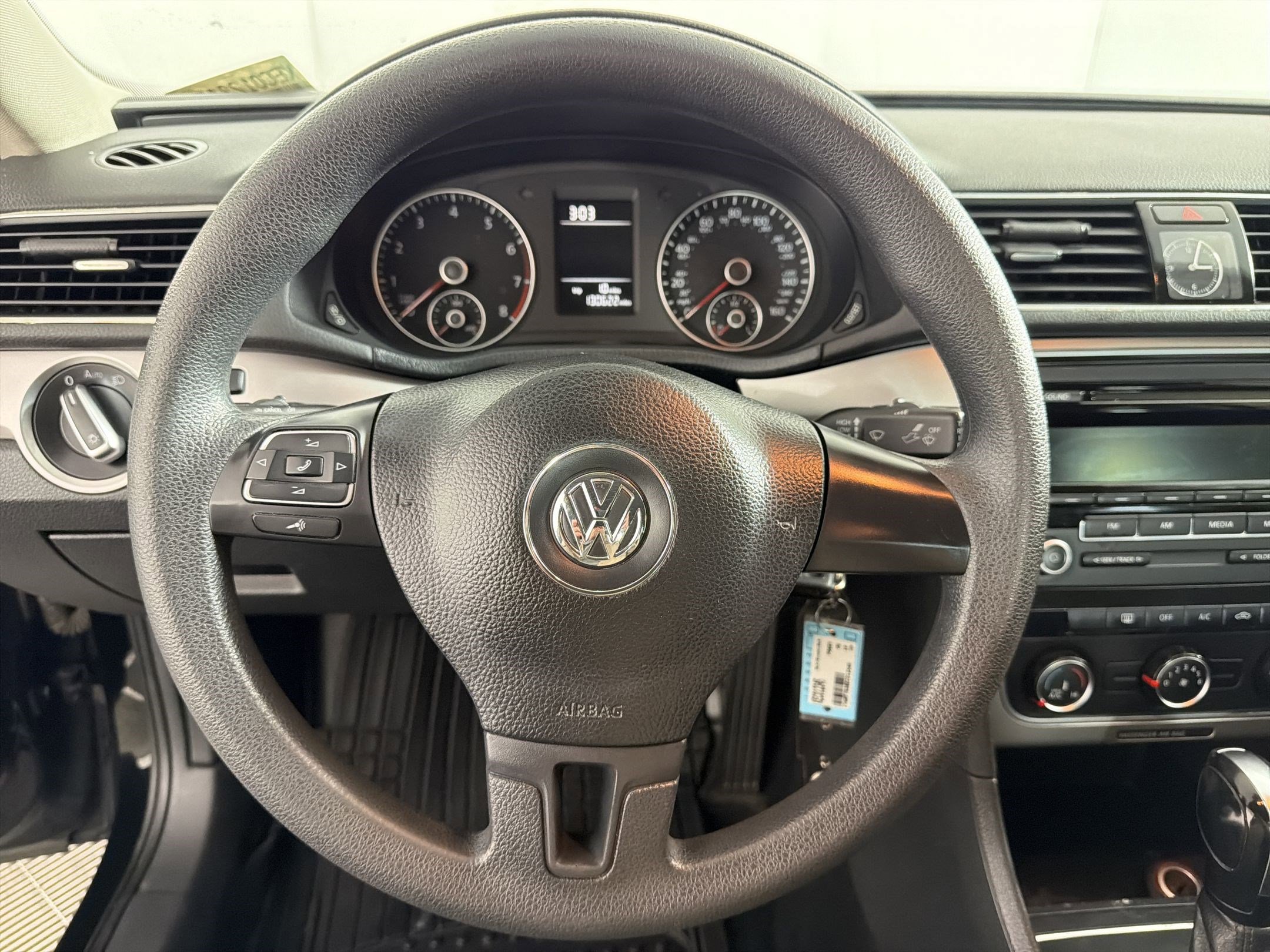 Used 2014 Volkswagen Passat 2.5 S FWD image 16