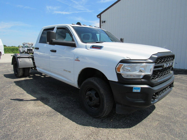 Used 2022 RAM 3500 Tradesman RWD image 9
