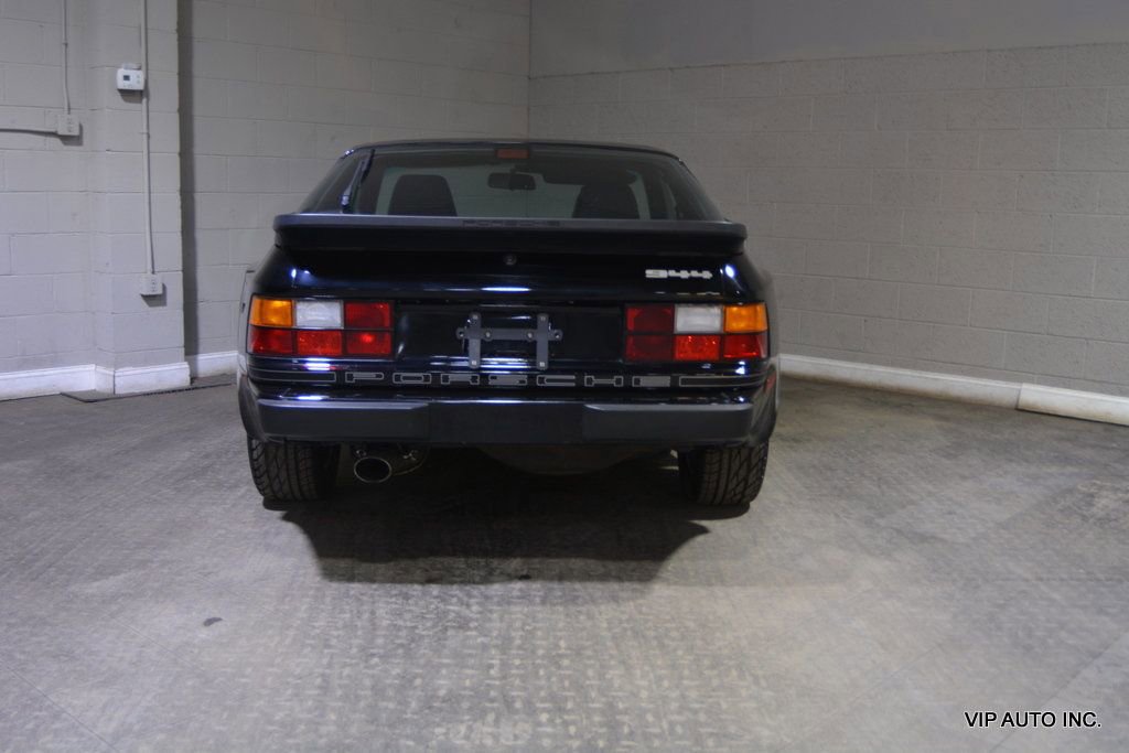 Used 1986 Porsche 944 Coupe image 6