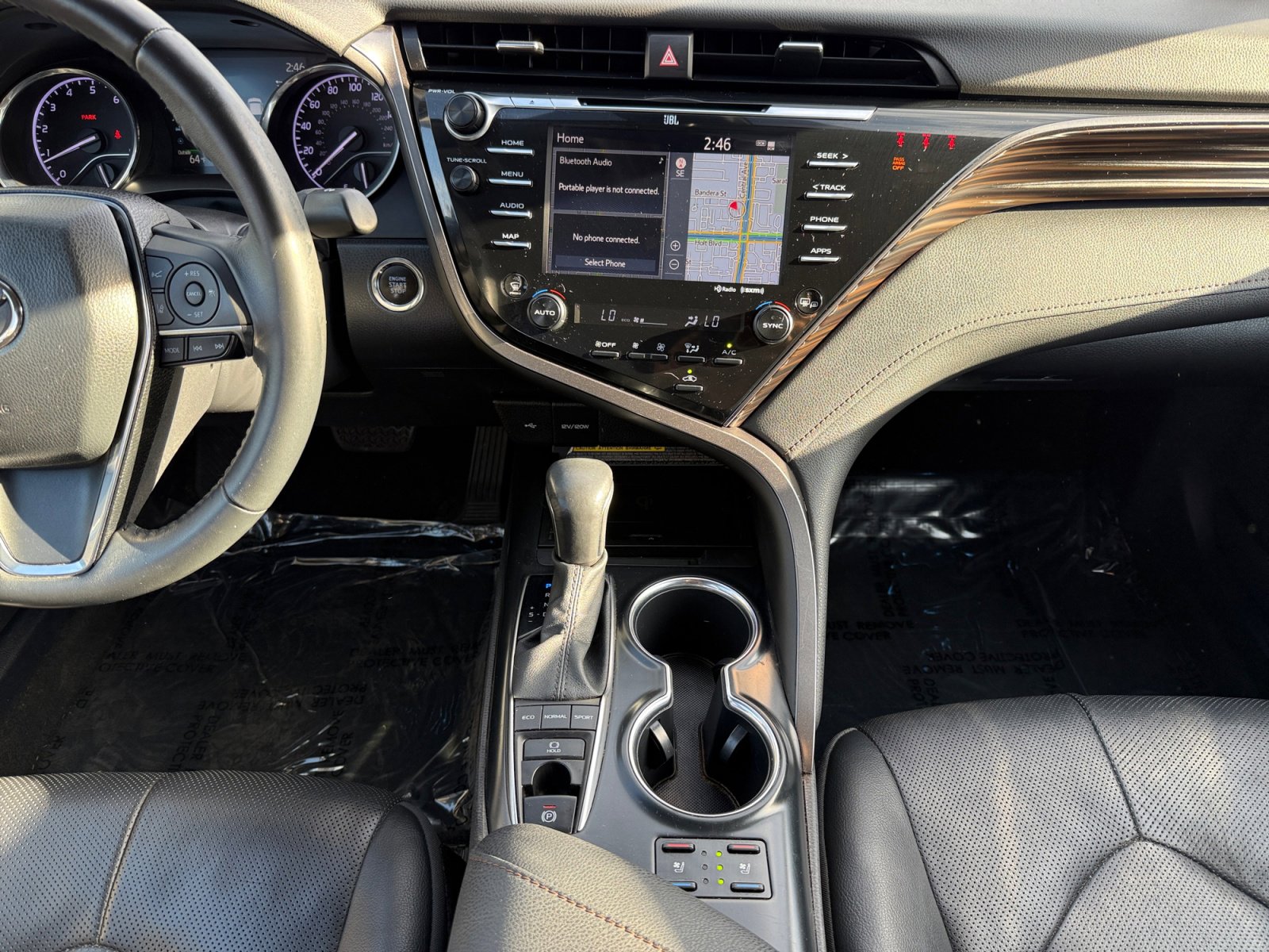 Used 2020 Toyota Camry XLE image 11