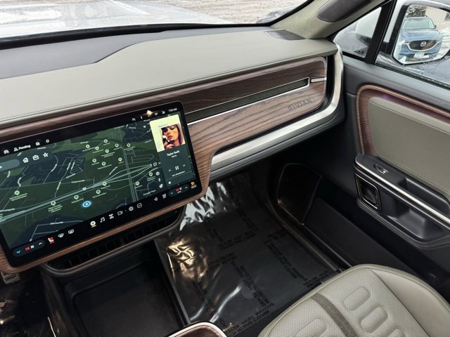 Used 2023 Rivian R1S Adventure image 22