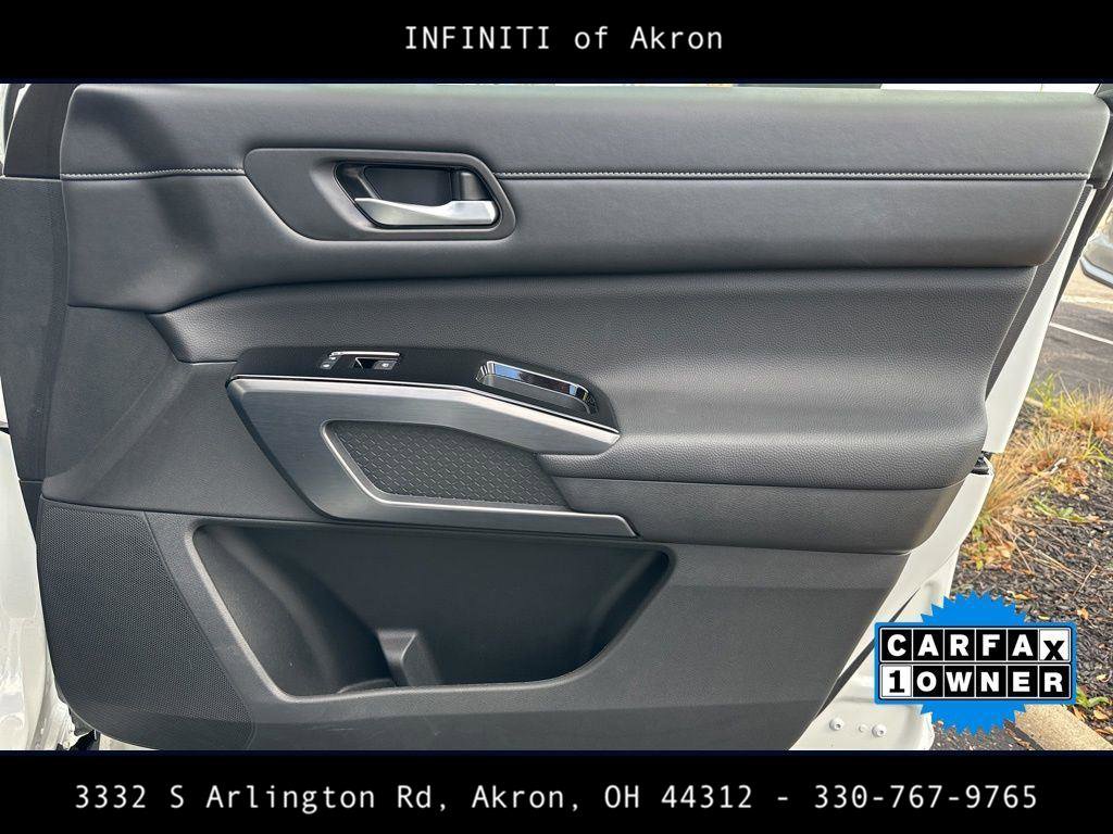 Used 2024 Nissan Pathfinder SL image 25