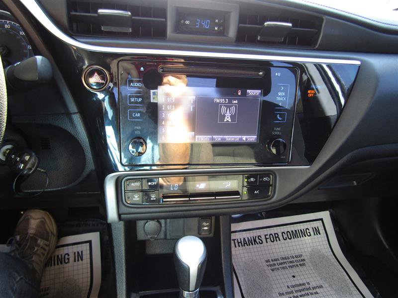Used 2018 Toyota Corolla LE image 18