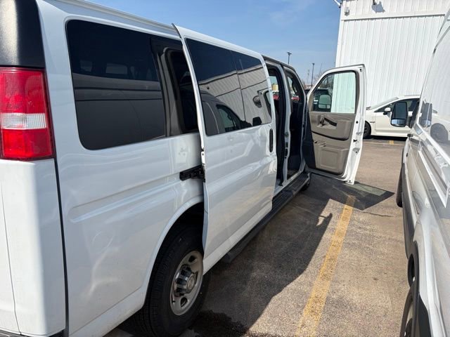 Used 2019 Chevrolet Express 3500 LT w/ LT Preferred Equipment Group image 5