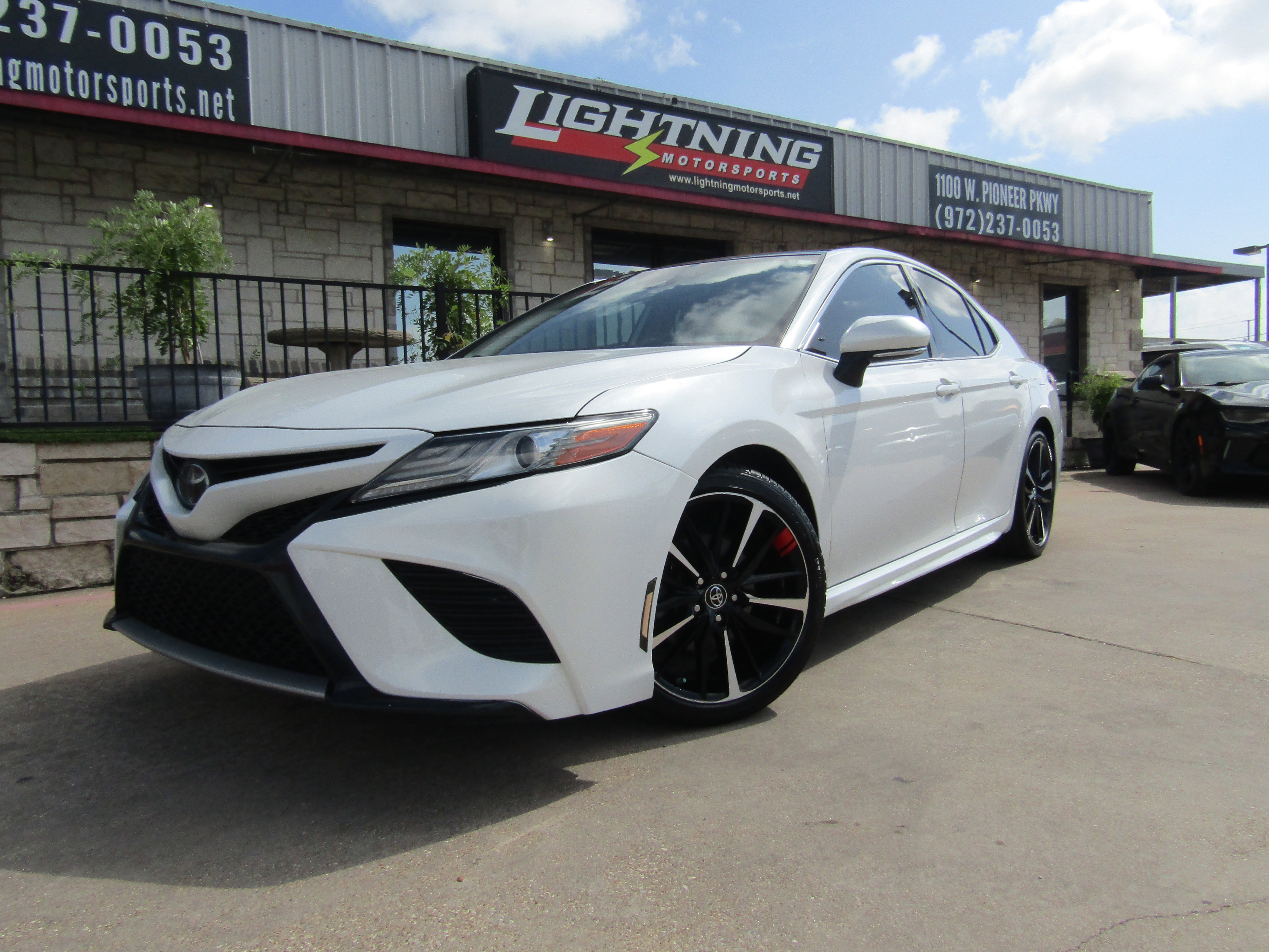 Used 2019 Toyota Camry XSE image 1