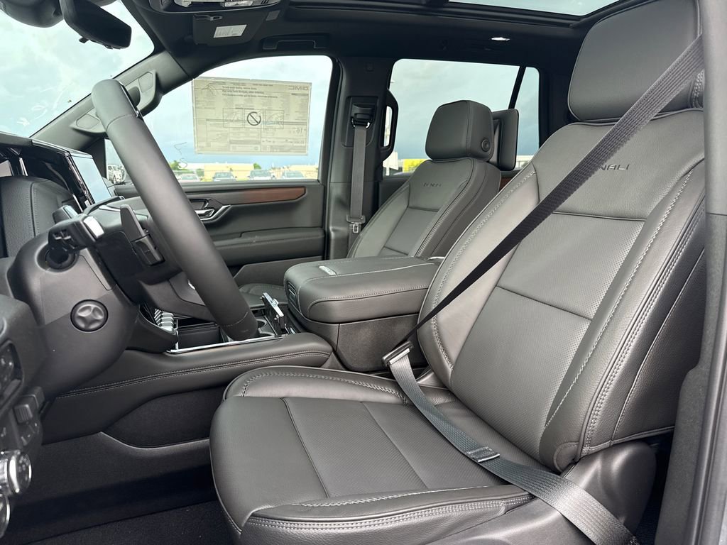 New 2026 GMC Yukon Denali w/ Denali Reserve Package AWD/4WD image 16