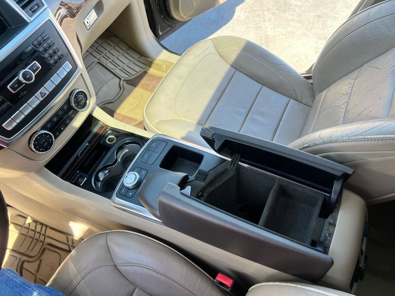 Used 2014 Mercedes-Benz GL 450 4MATIC image 28