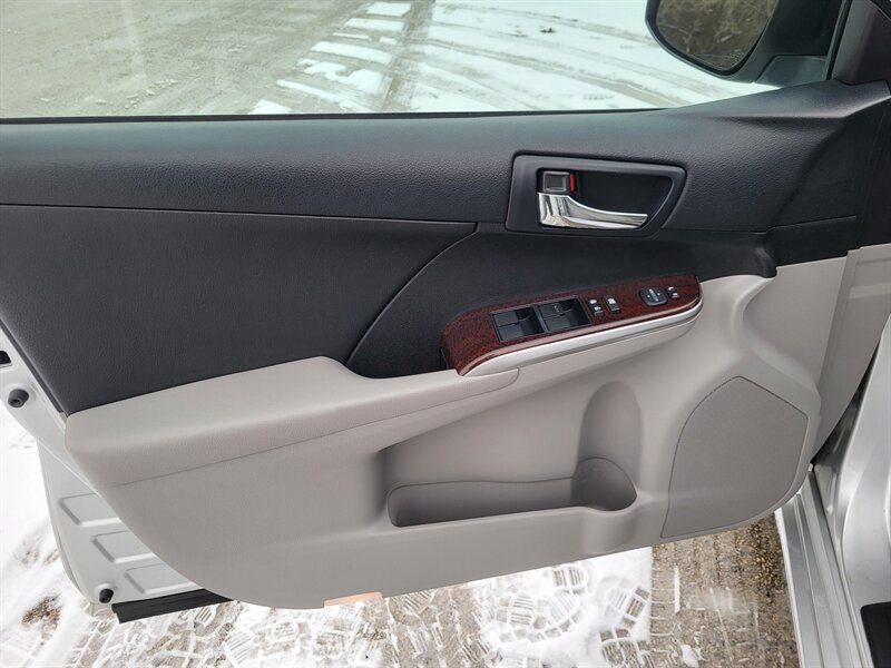 Used 2014 Toyota Camry XLE image 26