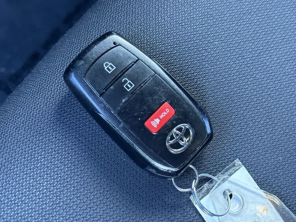 Used 2023 Toyota Corolla Cross AWD Hybrid w/ Moonroof Package image 28