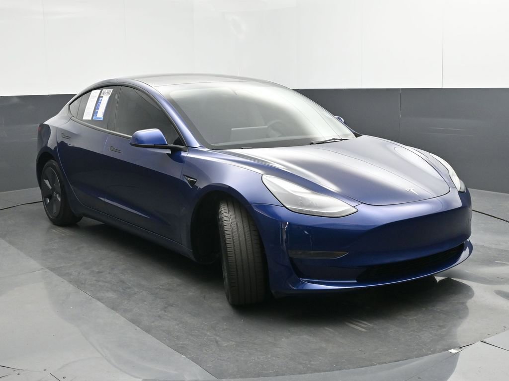 Used 2023 Tesla Model 3 Standard Range image 8
