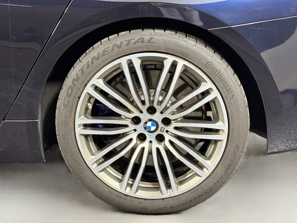 Used 2020 BMW M550i xDrive AWD/4WD image 36