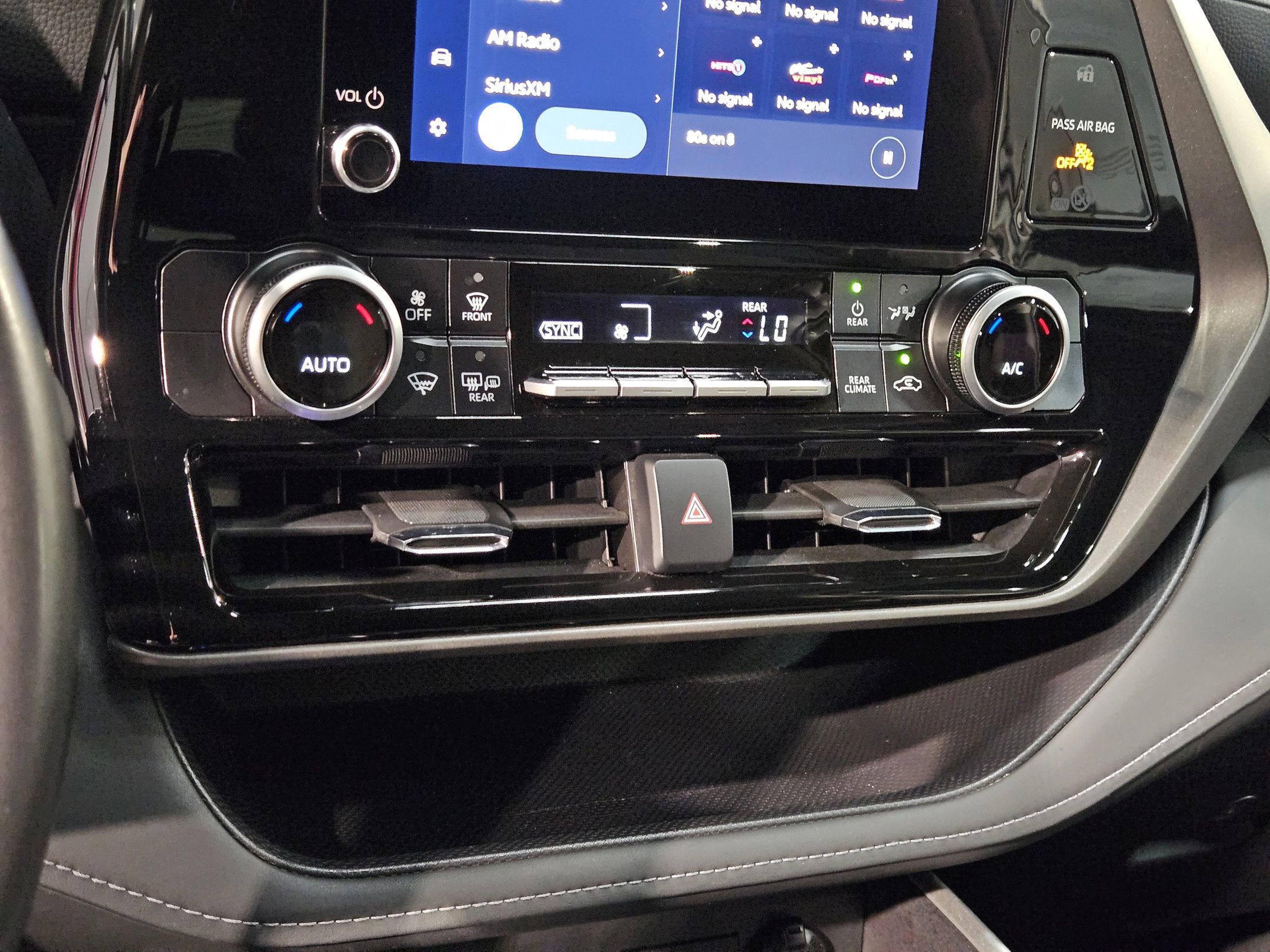 Certified 2025 Toyota Highlander LE FWD image 31