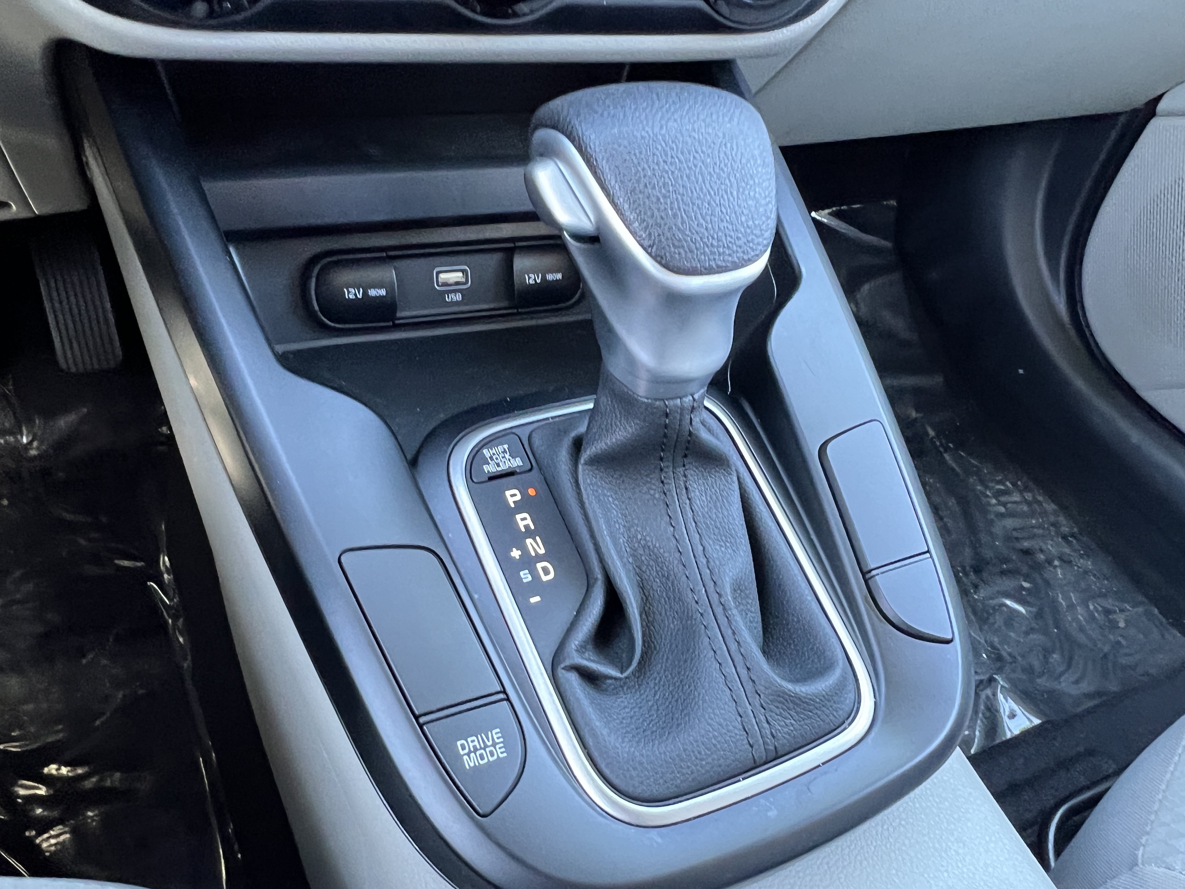 Used 2025 Kia Soul LX w/ LX Technology Package FWD image 30
