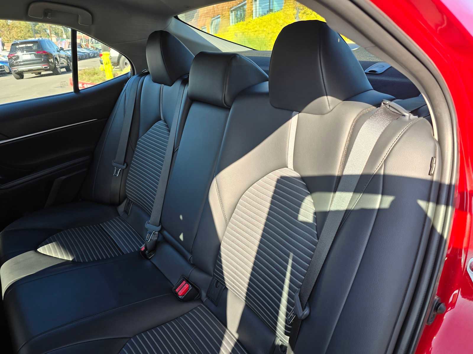 Used 2024 Toyota Camry SE image 17