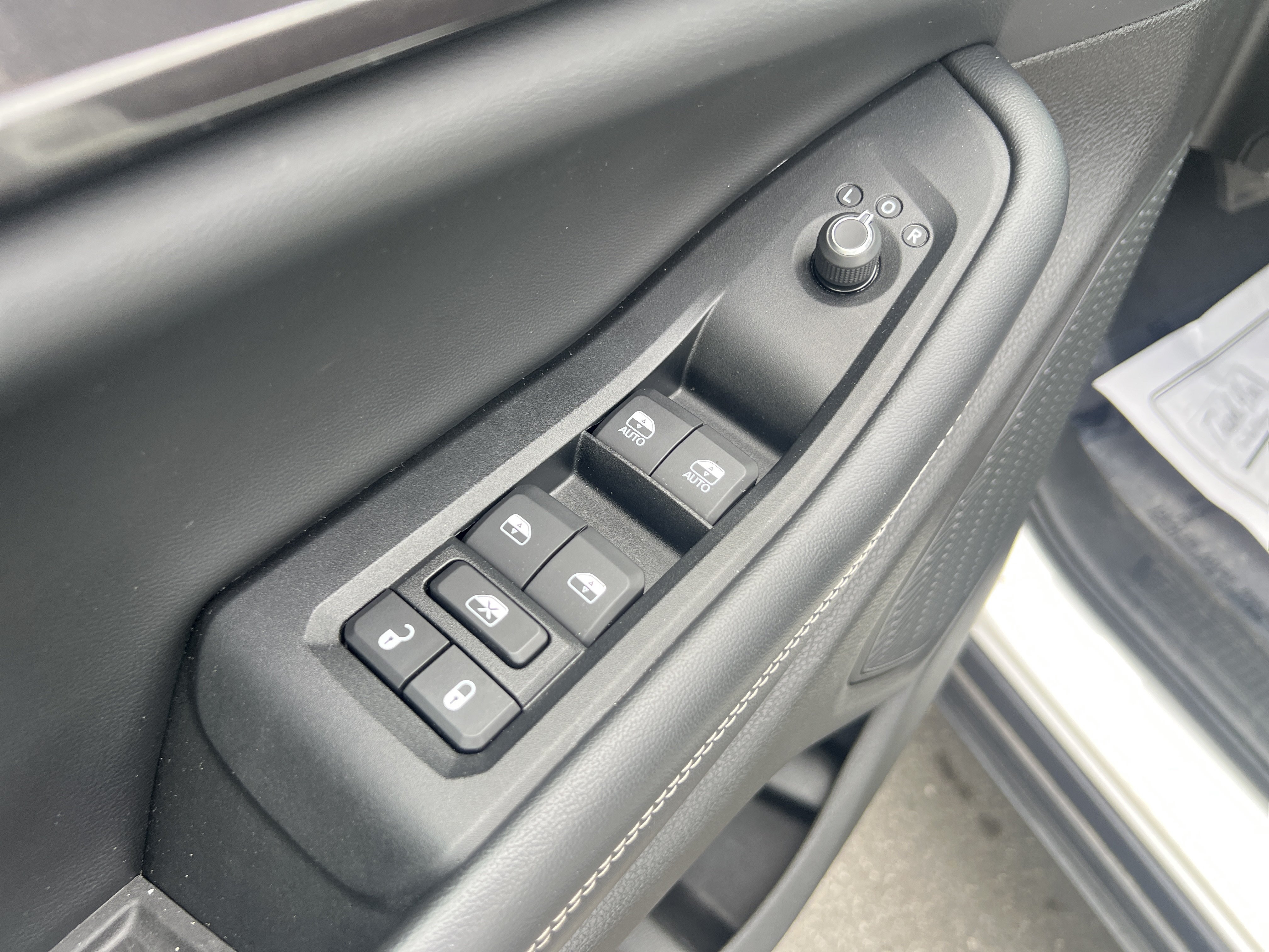 Used 2023 Jeep Grand Cherokee Altitude AWD/4WD image 16
