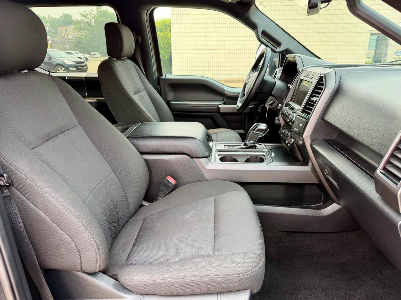 Used 2019 Ford F150 XLT w/ Equipment Group 302A Luxury AWD/4WD image 17