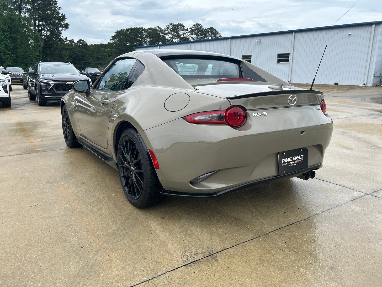 Used 2023 MAZDA MX-5 Miata Club w/ Weather Package RWD image 4