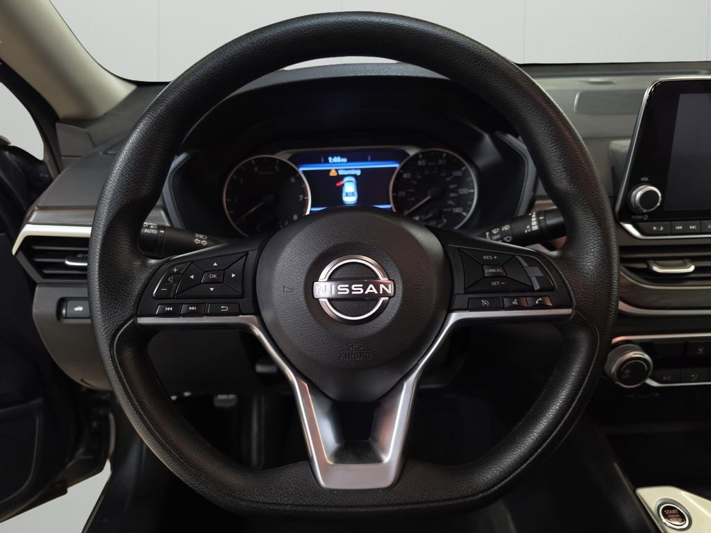 Used 2025 Nissan Altima 2.5 SV FWD image 18