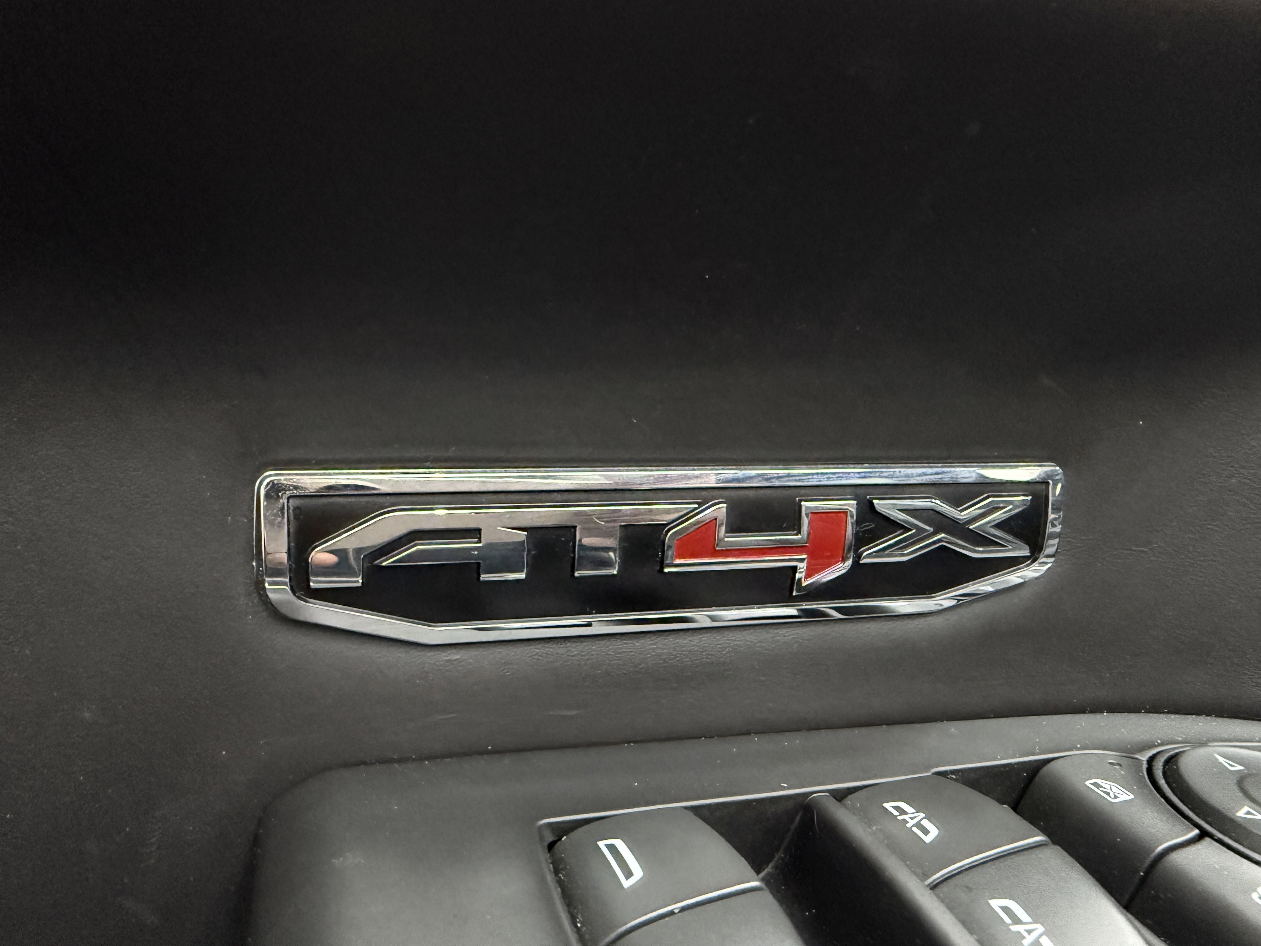 Used 2022 GMC Sierra 1500 AT4X image 13