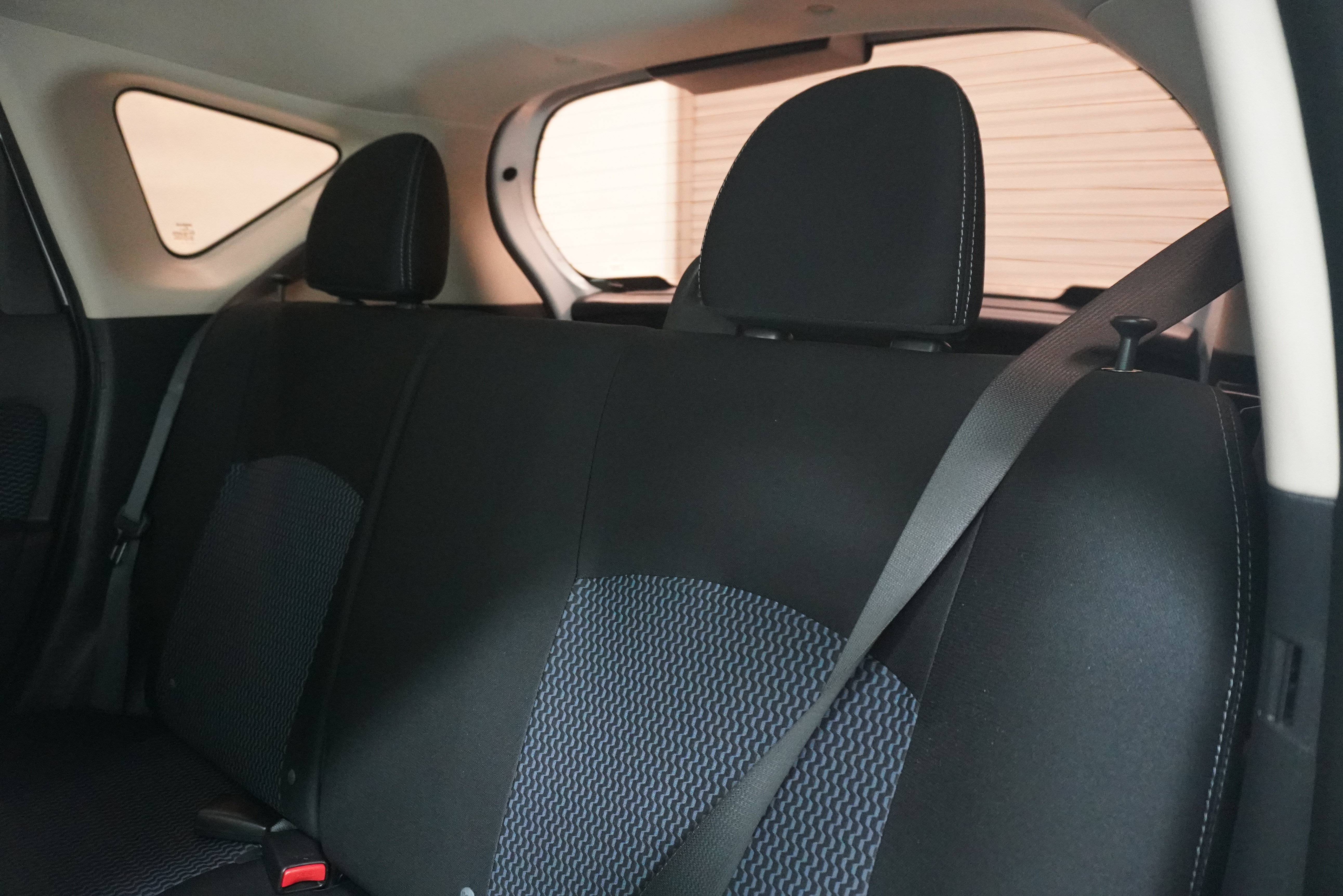 Used 2015 Nissan Versa Note SV FWD image 13