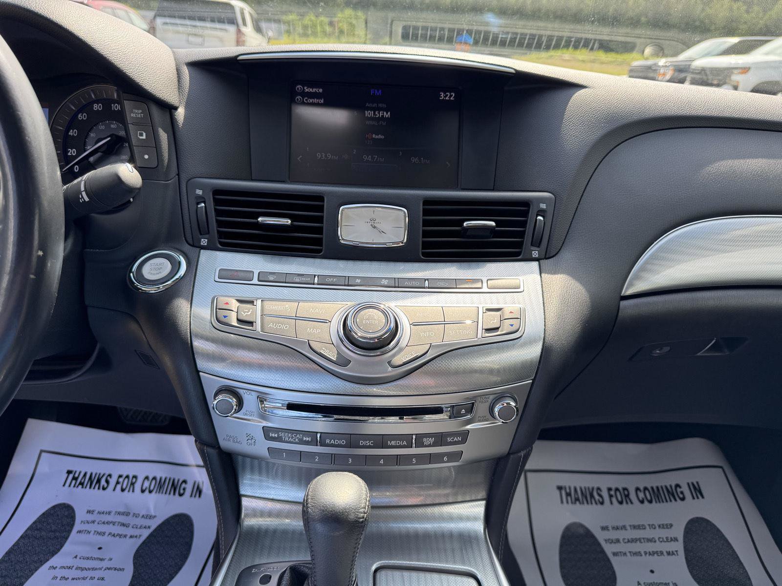 Used 2018 INFINITI Q70 Luxe RWD image 4