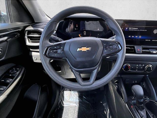 Used 2025 Chevrolet TrailBlazer LS FWD image 6