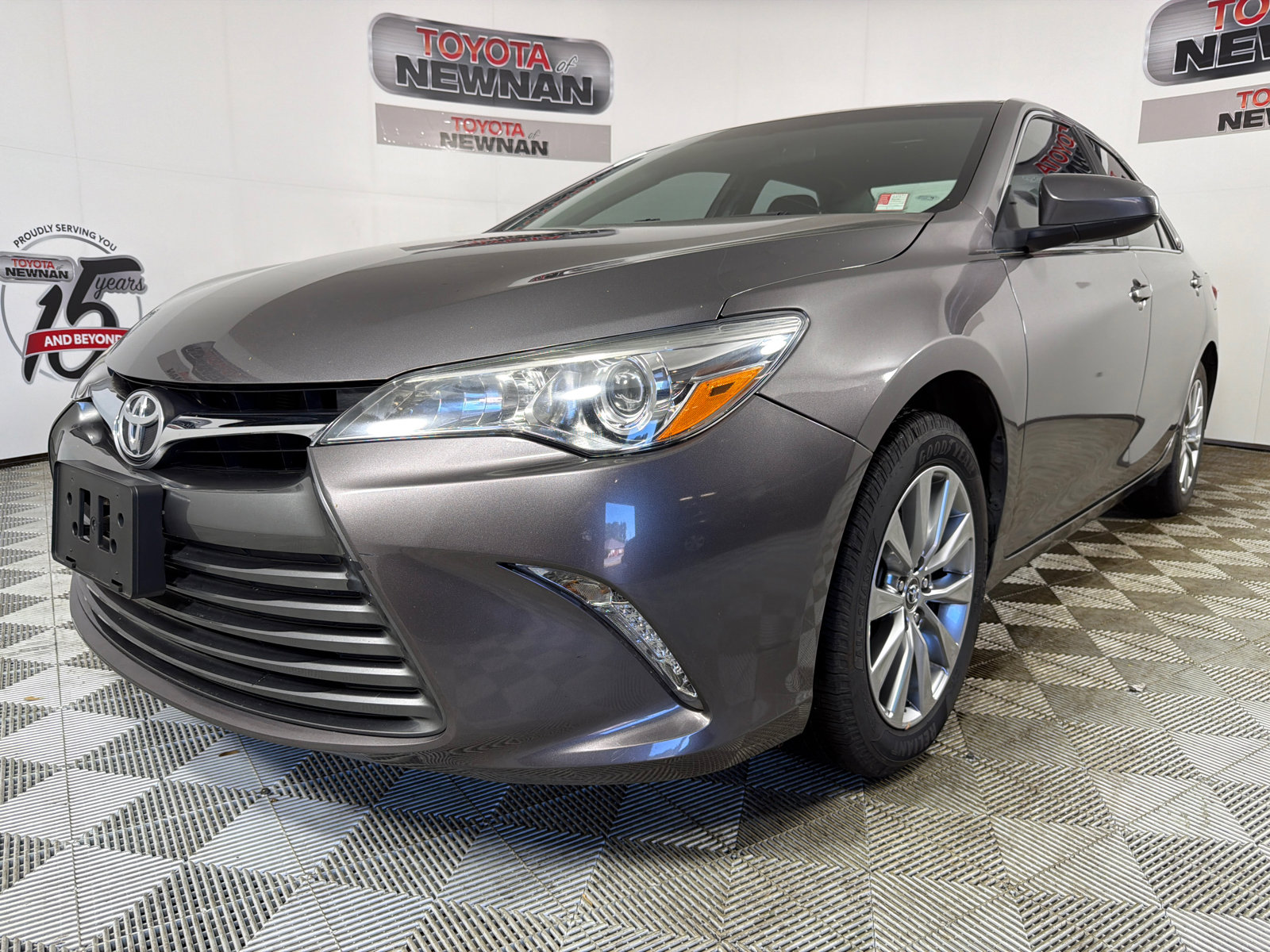 Used 2017 Toyota Camry XLE FWD image 7