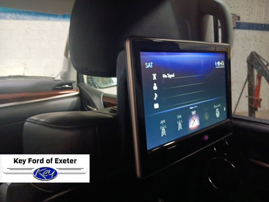 Used 2020 Lexus LX 570 4WD w/ Luxury Package image 27