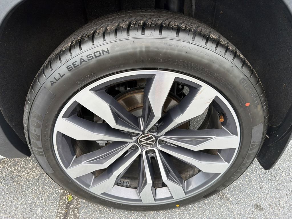 Used 2021 Volkswagen Atlas Cross Sport SEL R-Line FWD image 20