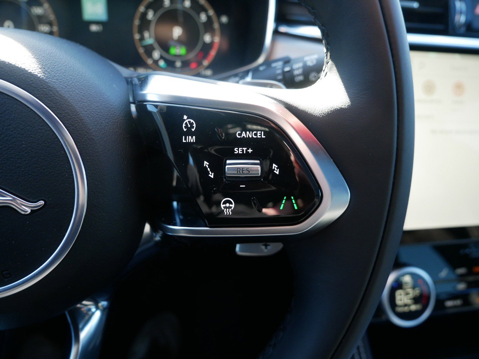 New 2026 Jaguar F-PACE R-Dynamic S image 7