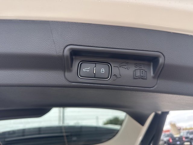 New 2025 Ford Explorer Platinum image 13