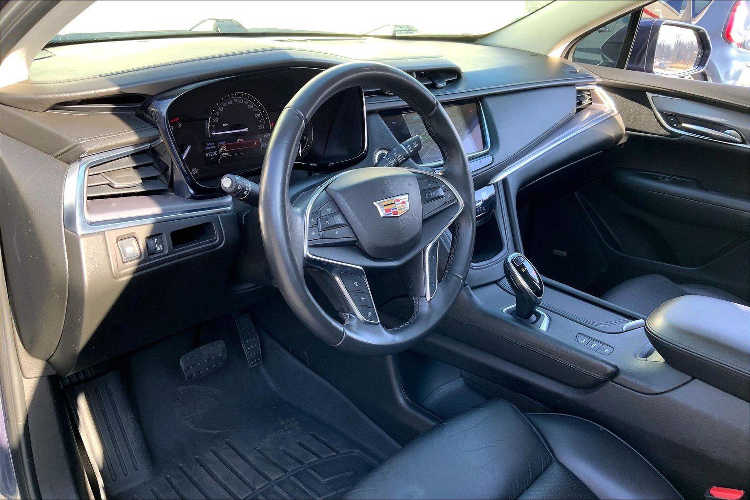 Used 2018 Cadillac XT5 Luxury w/ Driver Awareness Package image 12
