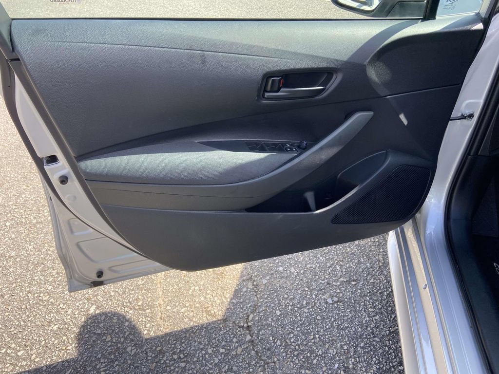 Used 2023 Toyota Corolla LE FWD image 11