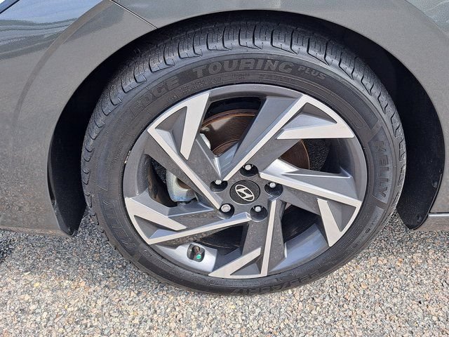 Used 2024 Hyundai Elantra SEL w/ Convenience Package FWD image 28