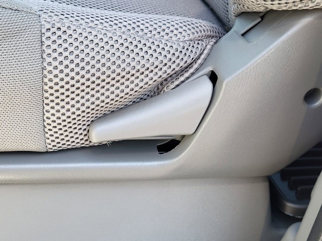 Used 2020 Nissan Frontier SV w/ Midnight Edition Floor Mats image 12