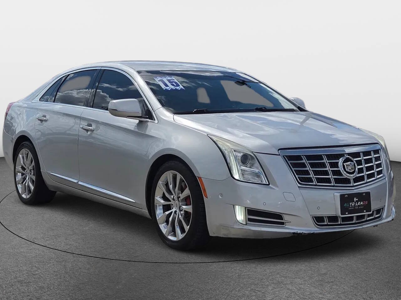 Used 2015 Cadillac XTS Luxury FWD image 2