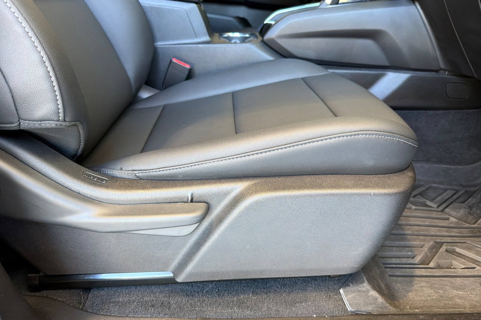 Used 2024 GMC Canyon Elevation w/ Elevation Premium Package RWD image 22