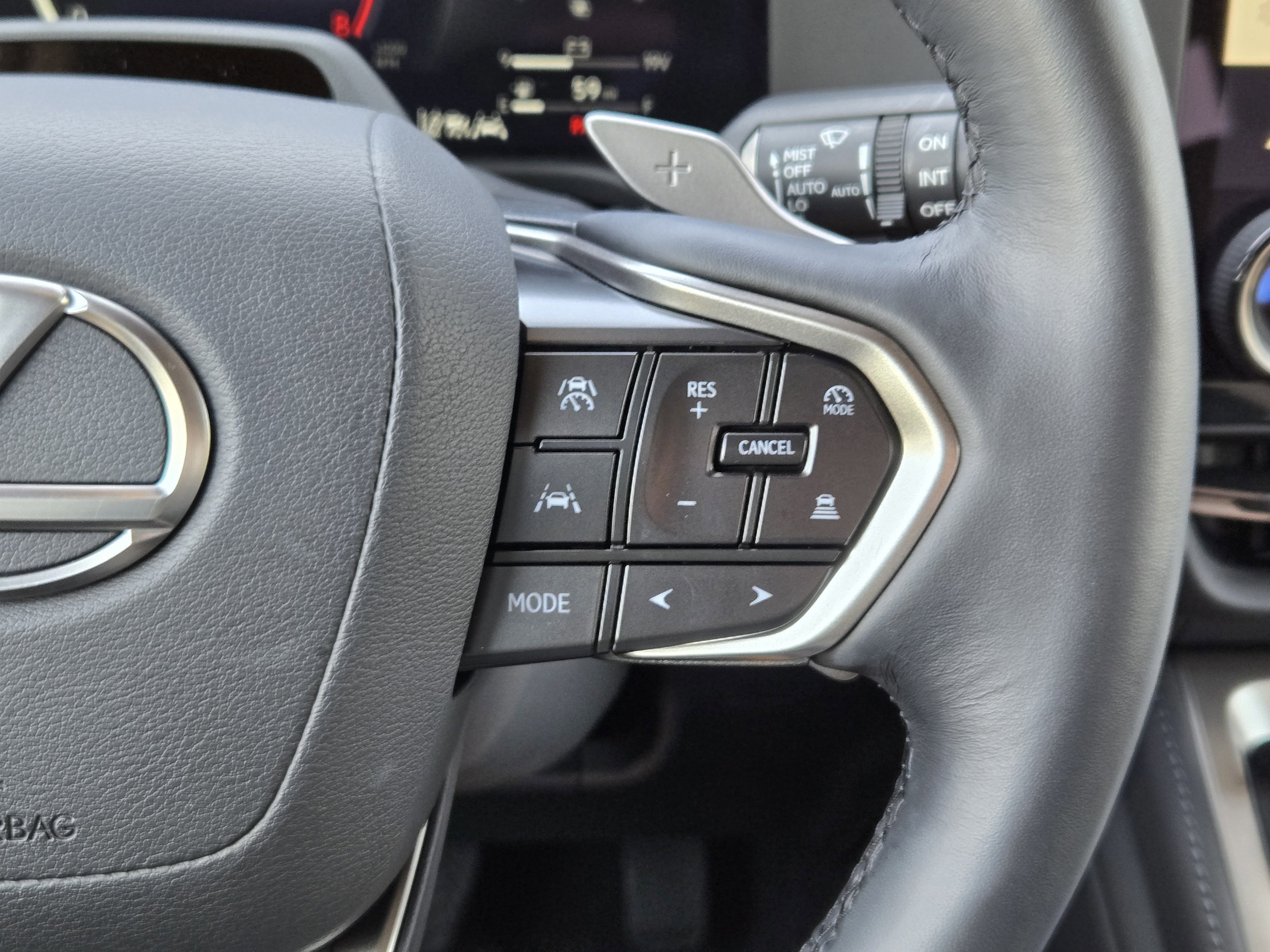 Used 2025 Lexus GX 550 w/ Accessory Package (CT) AWD/4WD image 29