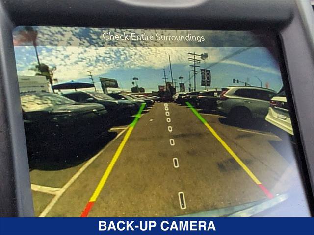 Used 2017 Chrysler 300 C Platinum w/ Safetytec Plus Group AWD/4WD image 18