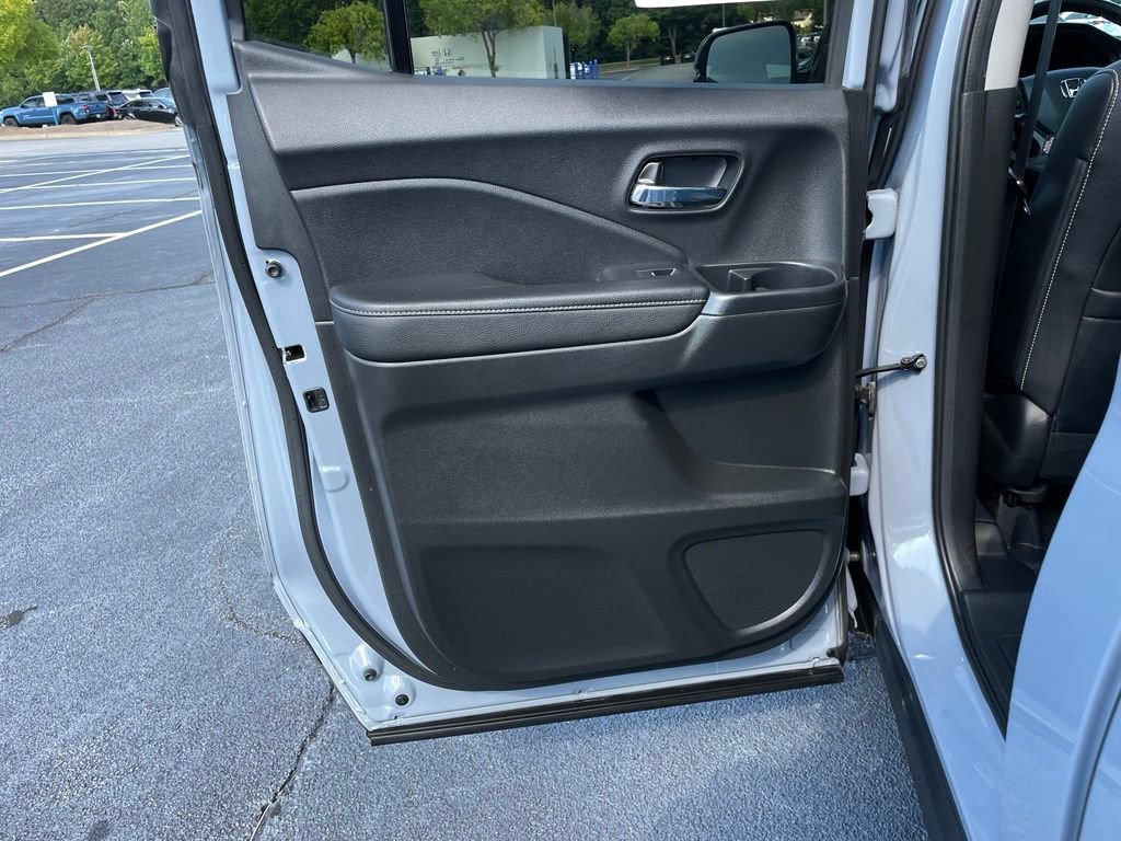 Certified 2025 Honda Ridgeline RTL image 38